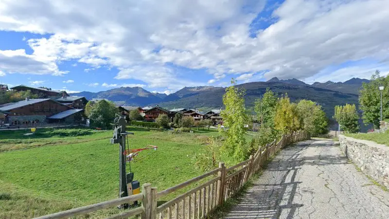 Vue de la rue devant GARAGE DE MONTCHAVIN, La Plagne Tarentaise