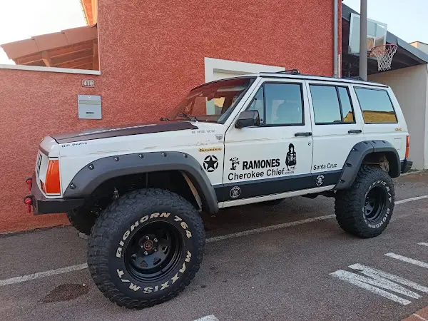 Photo publiée sur la fiche Google de Jeep List Parts SARL JLP