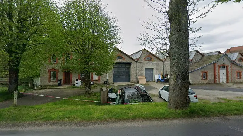 Vue de la rue devant Carrosserie du Lignon, Tence