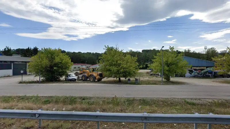 Vue de la rue devant Garage D.I.A Truck Service, Chazey-Bons