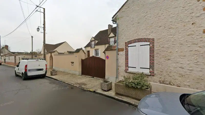 Vue de la rue devant PRECISIUM - CARROSSERIE MECANIQUE DU MONTOIS, Donnemarie-Dontilly
