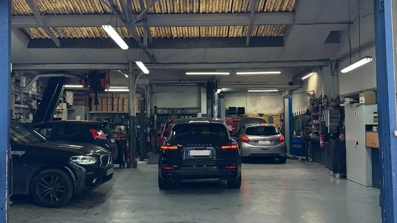 Photo publiée sur la fiche Google de Garage d'ANJOU - 1,2,3 AutoService, Versailles
