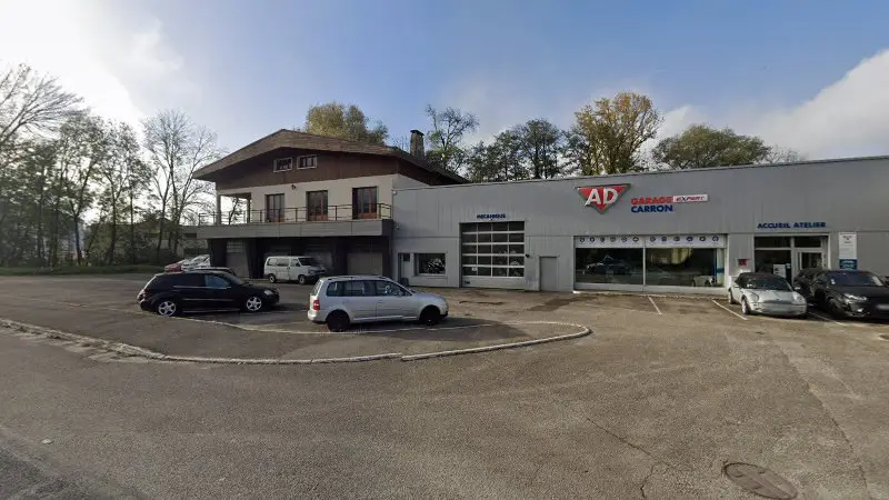 Vue de la rue devant GARAGE CARRON ET FILS, Challes-les-Eaux