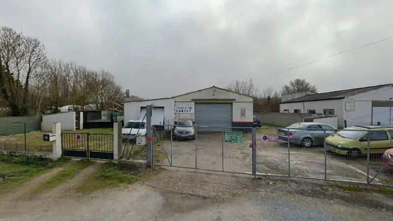 Vue de la rue devant Garage Du Port, Marennes-Hiers-Brouage