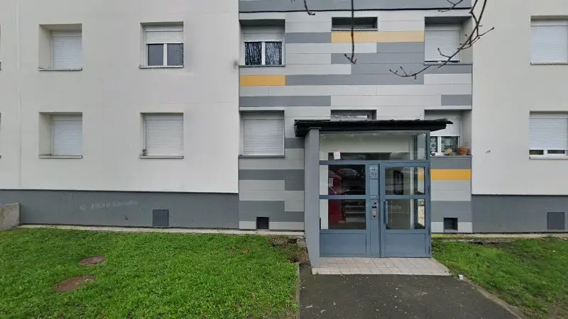 Vue de la rue devant Casse voiture Epaviste Gratuit Enlevement Epave Gratuit Agree vhu, Saint-Denis