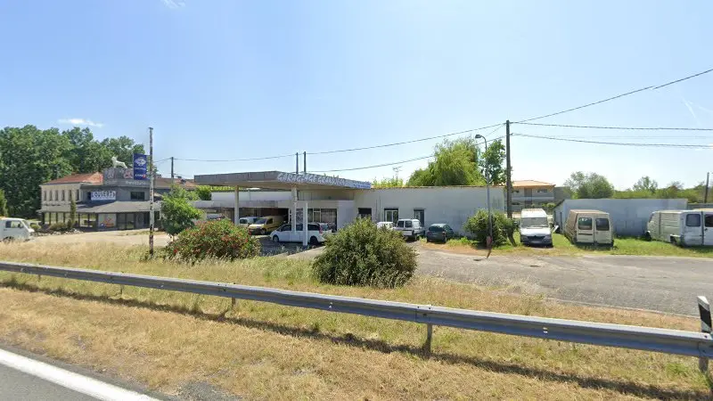 Vue de la rue devant Garage Grandjean Didier, Abzac