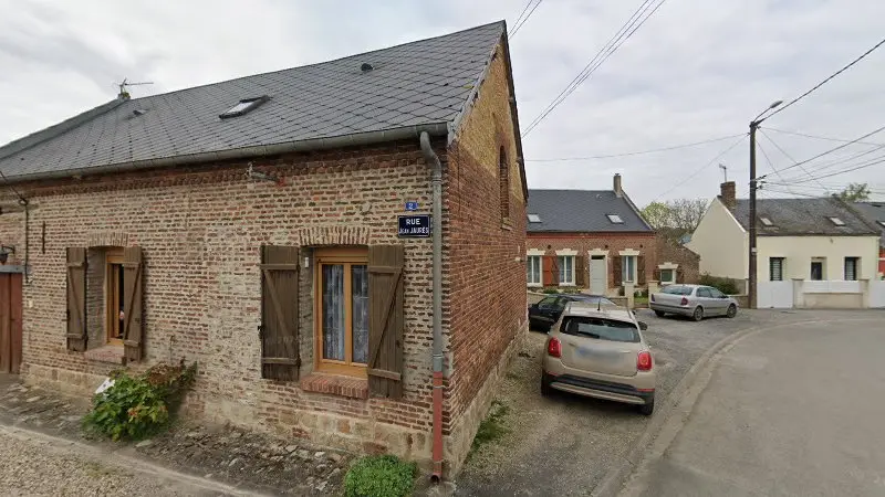 Vue de la rue devant Charpentier Yannick ( Mèca'Nick Garage ), Verneuil-sur-Serre
