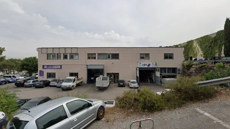 Vue de la rue devant Snc Solito, La Roquette-sur-Siagne
