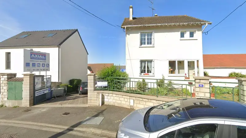 Vue de la rue devant AXIAL - Carrosserie Trielloise, Triel-sur-Seine