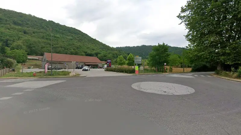 Vue de la rue devant France Pare-Brise - Chez Station Service Proxi, Tour-de-Faure
