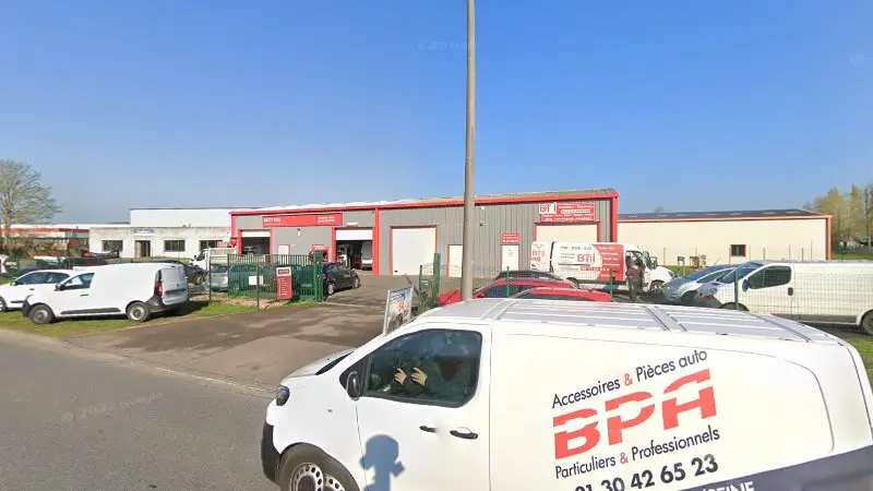 Vue de la rue devant Motrio - Mima Auto Service, Gasny