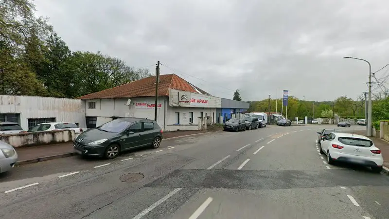 Vue de la rue devant SARL VAREILLE AUTOMOBILES - Citroën, Limoges