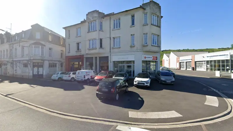 Vue de la rue devant Garage De La Gare - EUROREPAR CAR SERVICE, Givet