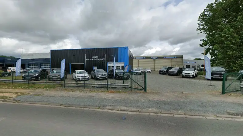 Vue de la rue devant EUROREPAR CAR SERVICE - GARAGE DES NOCHETIERES, Évron