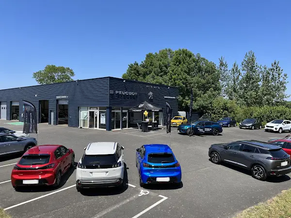 Photo publiée sur la fiche Google de PEUGEOT - GARAGE DES QUATRE CHEMINS, Réparation, Vente de véhicules neufs et occasions toutes marques, Cerizay