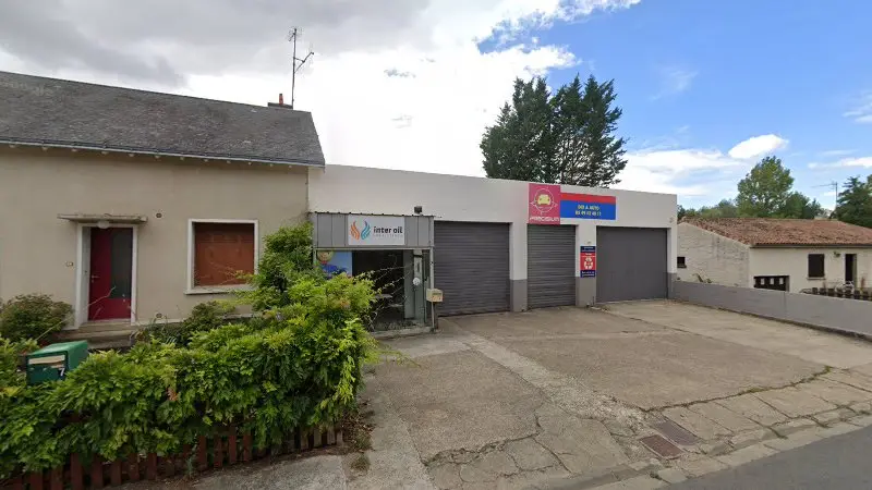Vue de la rue devant Garage Sarl Club, Dissay