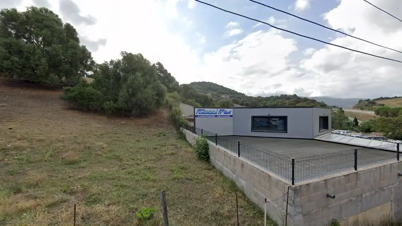 Vue de la rue devant CARROSSERIE FOLACCI, Bastelicaccia