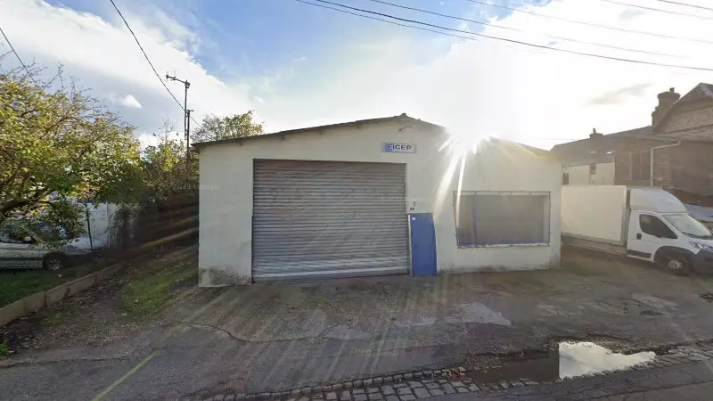 Vue de la rue devant GARAGE PREMIER - GARAGE GIBEAUX, Le Petit-Quevilly