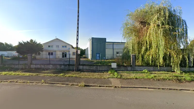 Vue de la rue devant AD Carrosserie JF CARROSSERIE, Tucquegnieux