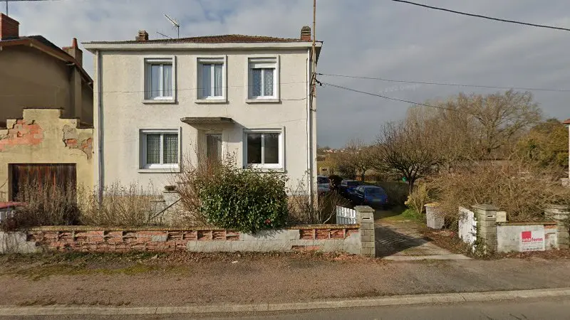 Vue de la rue devant Sewingrider, Saint-Vallier