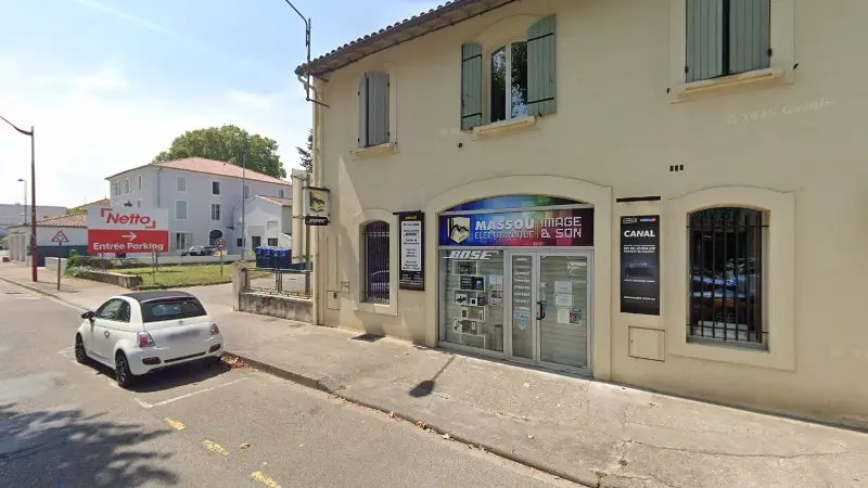 Vue de la rue devant Centre contrôle technique DEKRA, Villeneuve-sur-Lot
