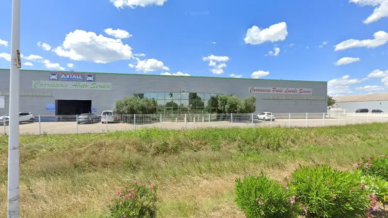 Vue de la rue devant AXIAL - CARROSSERIE AUTO SERVICE, Milhaud