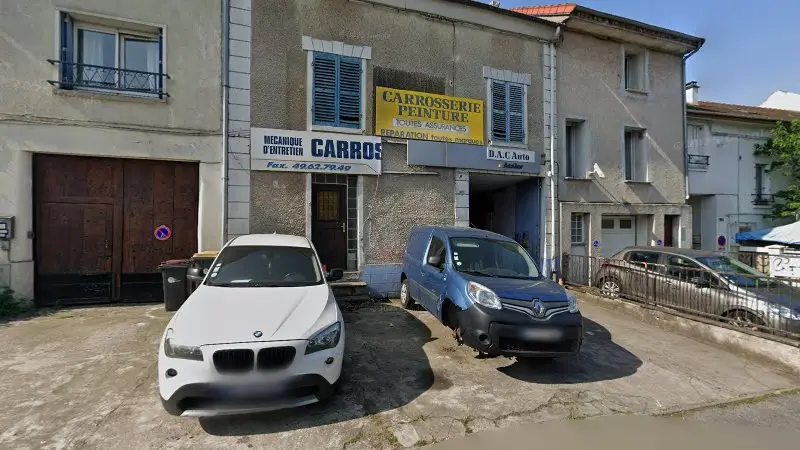 Vue de la rue devant Carrosserie Peinture, Chennevières-sur-Marne