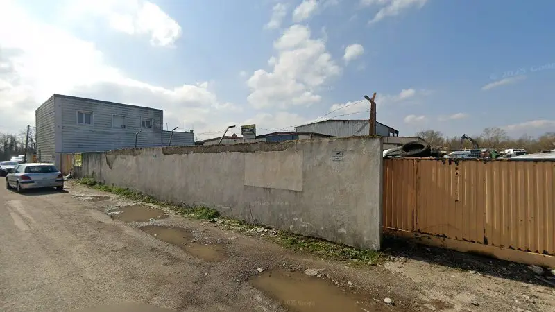 Vue de la rue devant Soppe Véhicules Industriels, Richwiller