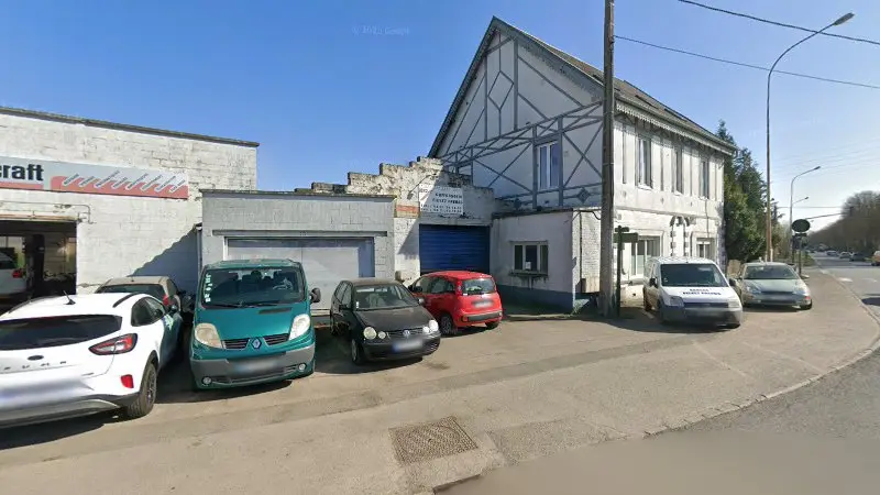 Vue de la rue devant Garage Fievet Frères - Aire-sur-la-Lys, Aire-sur-la-Lys