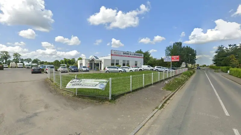 Vue de la rue devant Eurorepar Garage De La Renaissance, Médréac