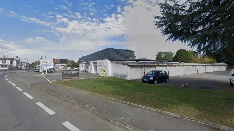 Vue de la rue devant VINTAGE PASSION 65, Tarbes