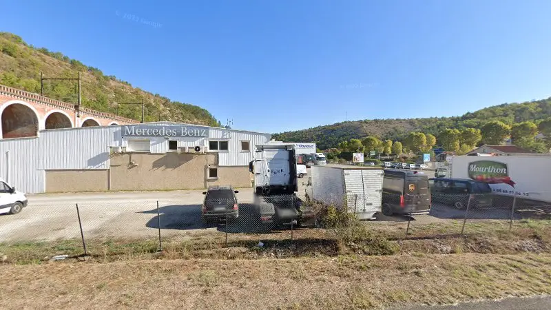 Vue de la rue devant Garage Tedesco Groupe Hamecher, Cahors