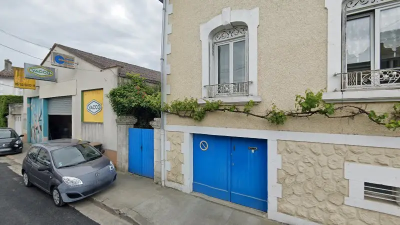 Vue de la rue devant GARAGE GRANIER Carrosserie Peinture Marbre, Périgueux