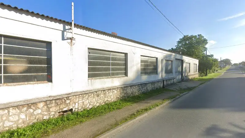 Vue de la rue devant Eurorepar Garage Martin, Tournon-Saint-Martin
