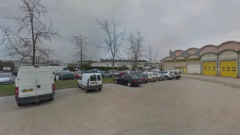 Vue de la rue devant Erat Industrie Sarl, Châtenoy-le-Royal