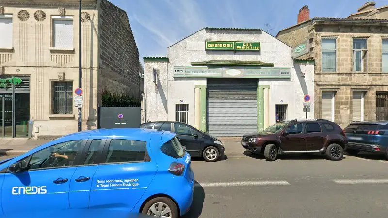 Vue de la rue devant Garage du Futur, Bordeaux