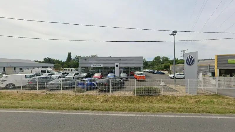 Vue de la rue devant SAS AUDEXIA SUD - Škoda - Service, Saint-Amand-Montrond