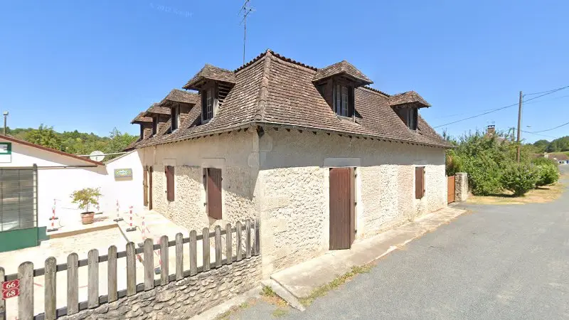 Vue de la rue devant Garage Vermote - MOTRIO, Fossemagne
