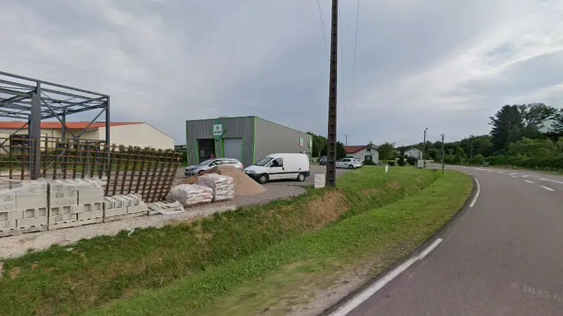 Vue de la rue devant Centre contrôle technique DEKRA, Fougerolles-Saint-Valbert
