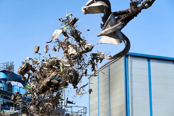 Photo publiée sur la fiche Google de MENUT Recyclage - PAPREC METAL Bourges (Achat métaux, démolition VHU, enlèvement ferraille), Saint-Germain-du-Puy