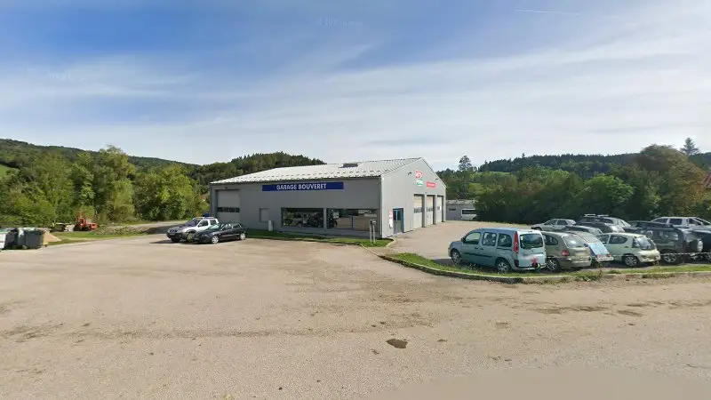 Vue de la rue devant AUTOPRIMO GARAGE BOUVERET, Foncine-le-Bas