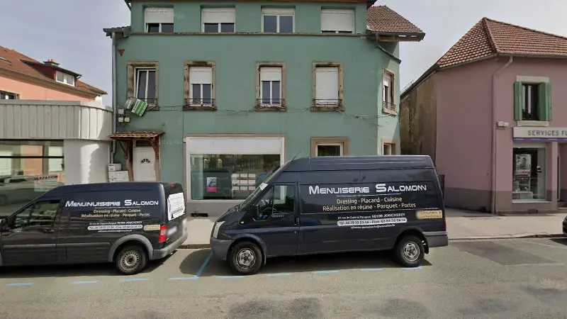 Vue de la rue devant Carrosserie AD, Belfort