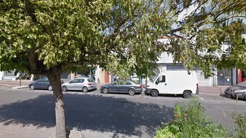 Vue de la rue devant Star Pièce, Les Pavillons-sous-Bois