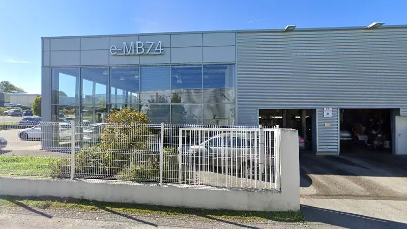 Vue de la rue devant E-MB LEMAN Mercedes Benz, Thonon-les-Bains
