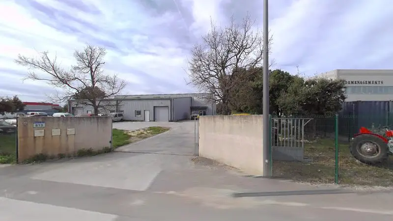 Vue de la rue devant PRECISIUM - CARROSSERIE REMI, Signes