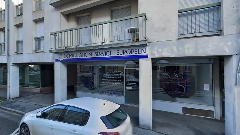 Vue de la rue devant Domiciliation Service Europeen, Alençon
