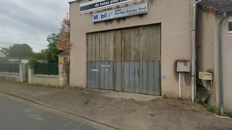 Vue de la rue devant Garage George Sand, Mers-sur-Indre