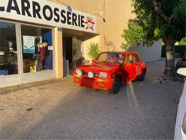 Photo publiée sur la fiche Google de R.S CARROSSERIE, Venelles