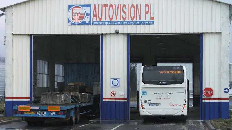 Photo publiée sur la fiche Google de AUTOVISION POIDS LOURDS BASSENS, Bassens