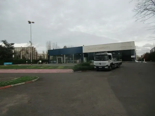 Photo publiée sur la fiche Google de SCC SAINT DENIS - Peugeot Service, Saint-Denis